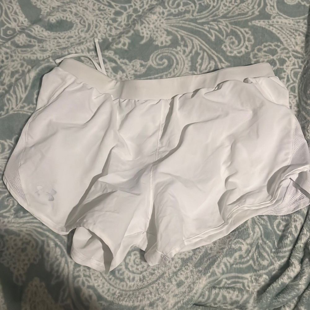 White under armor shorts, LG
